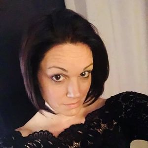 Meet your Posher, Laurie